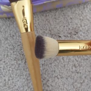 Tarte make up brush